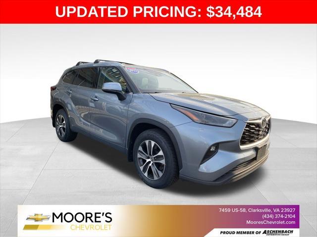 used 2022 Toyota Highlander car, priced at $34,484