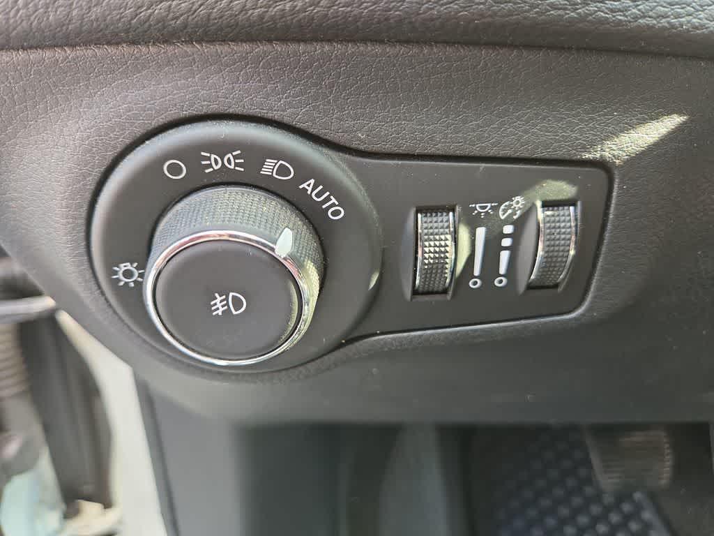 used 2018 Jeep Compass car, priced at $11,424