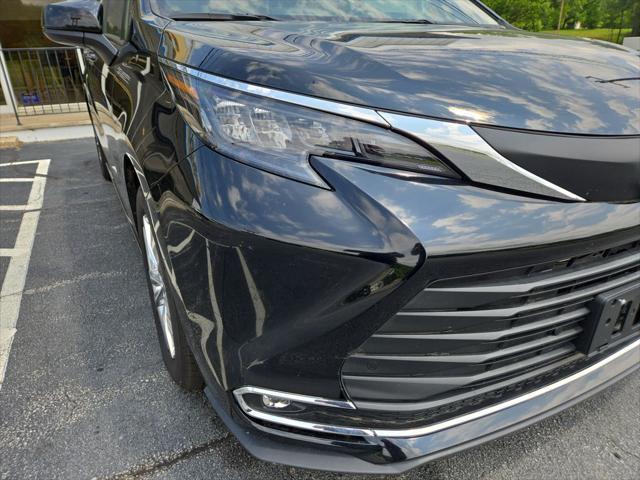 used 2024 Toyota Sienna car