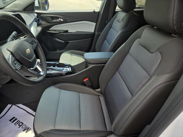 new 2025 Chevrolet Trax car