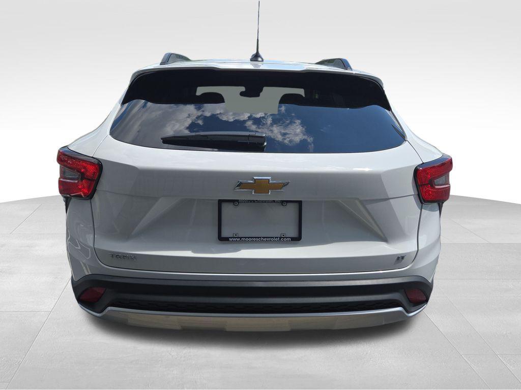 new 2025 Chevrolet Trax car, priced at $23,949