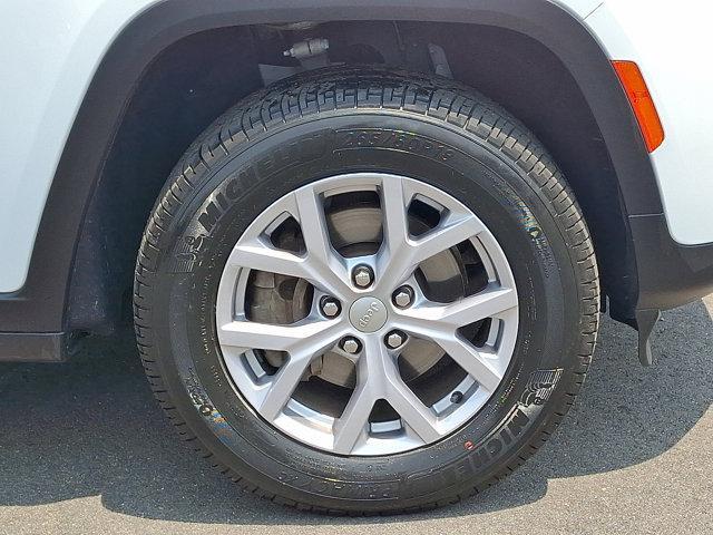 used 2022 Jeep Grand Cherokee car, priced at $35,810
