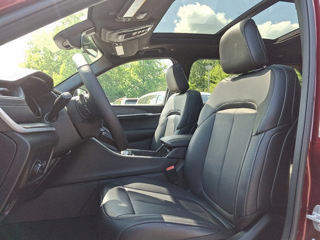 new 2025 Jeep Grand Cherokee car, priced at $52,735