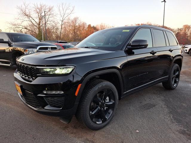 new 2025 Jeep Grand Cherokee car, priced at $52,535