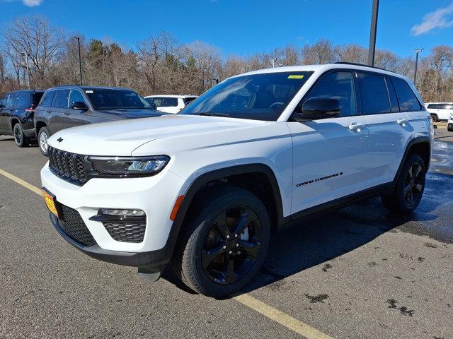 new 2025 Jeep Grand Cherokee car, priced at $51,940