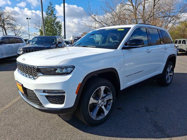 new 2024 Jeep Grand Cherokee car, priced at $52,495