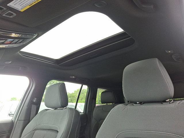 new 2025 Jeep Grand Cherokee car, priced at $43,575