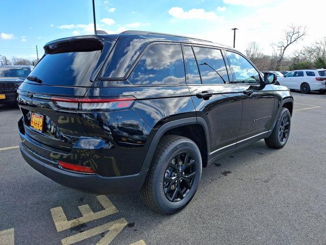 new 2025 Jeep Grand Cherokee car, priced at $47,525