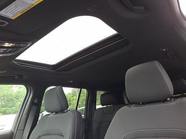 new 2025 Jeep Grand Cherokee car, priced at $41,780
