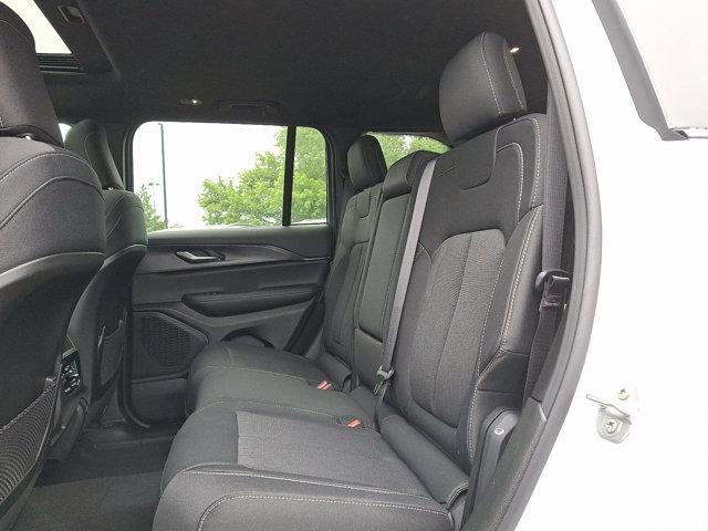 new 2025 Jeep Grand Cherokee car, priced at $41,780