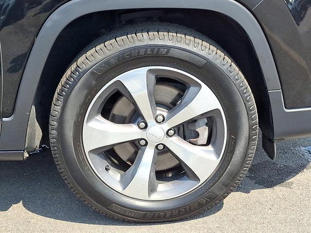 used 2019 Jeep Cherokee car, priced at $14,810