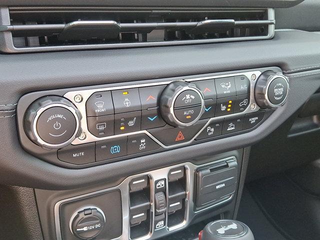 new 2025 Jeep Wrangler 4xe car