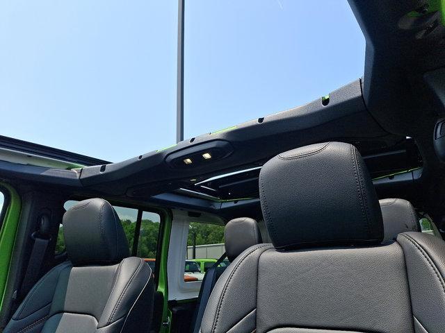 new 2025 Jeep Wrangler 4xe car