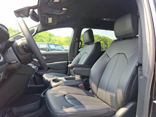 new 2025 Chrysler Pacifica car, priced at $44,445