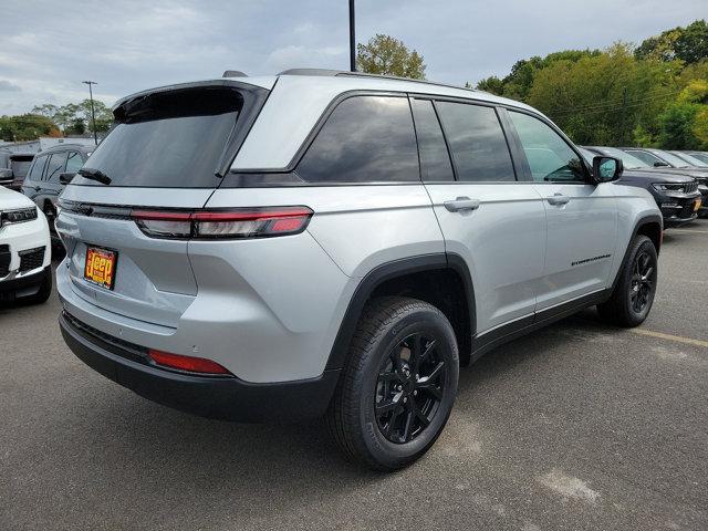 new 2024 Jeep Grand Cherokee car, priced at $45,995