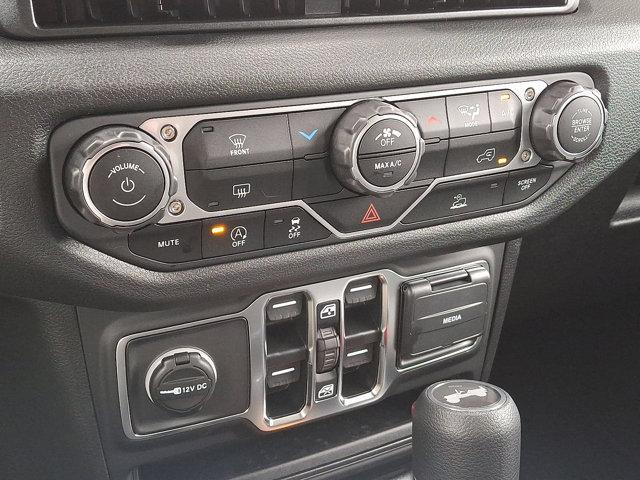 new 2025 Jeep Wrangler car, priced at $48,075