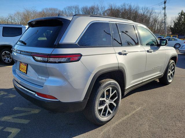 new 2024 Jeep Grand Cherokee car, priced at $50,995