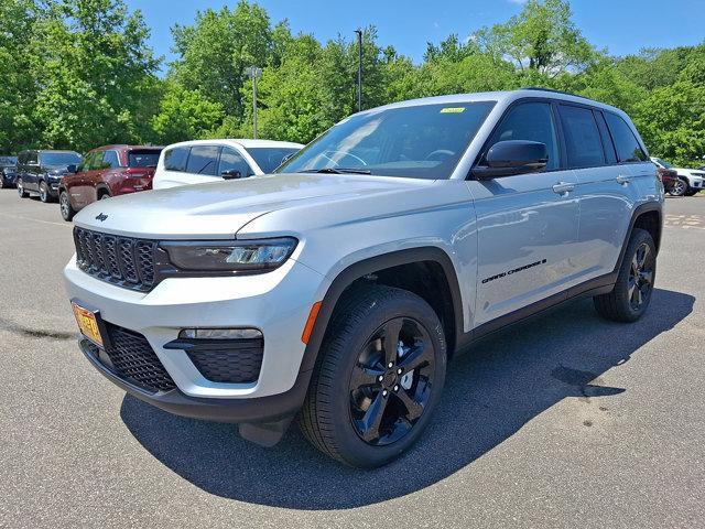 new 2025 Jeep Grand Cherokee car, priced at $52,735