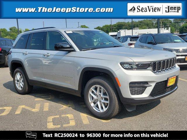 new 2024 Jeep Grand Cherokee car, priced at $43,995