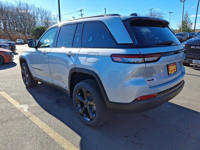 new 2025 Jeep Grand Cherokee car, priced at $48,175