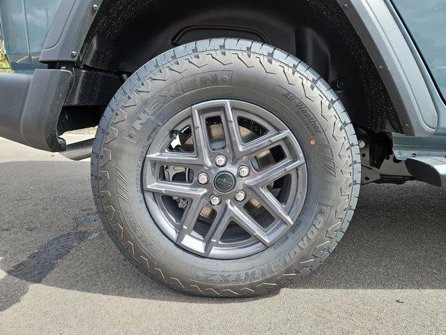 new 2025 Jeep Wrangler car, priced at $52,070