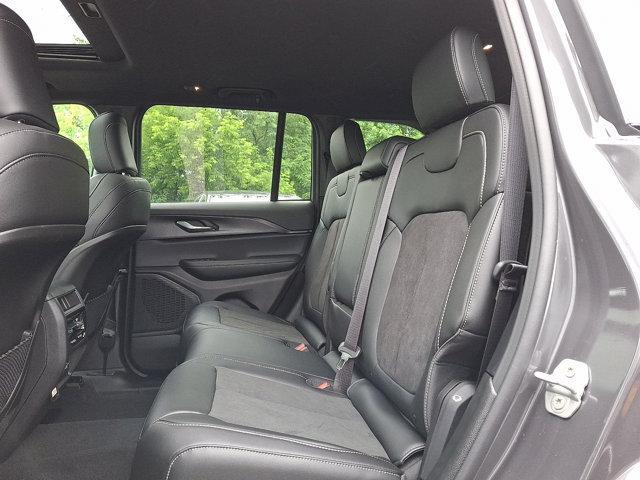 new 2025 Jeep Grand Cherokee car, priced at $46,730