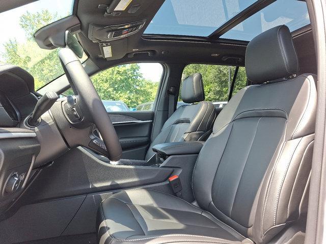 new 2025 Jeep Grand Cherokee car, priced at $52,140