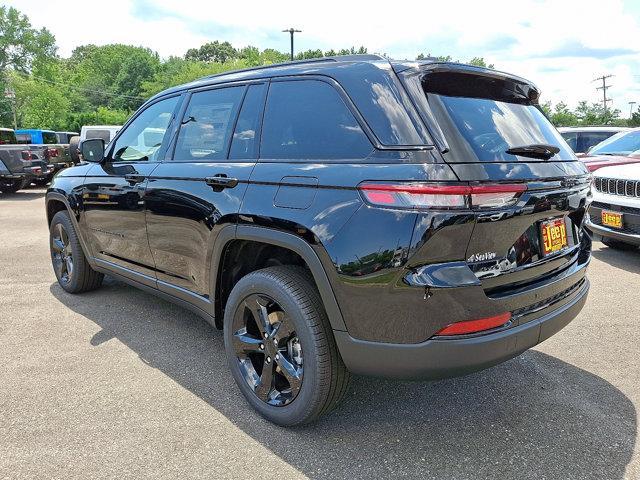new 2025 Jeep Grand Cherokee car, priced at $52,735