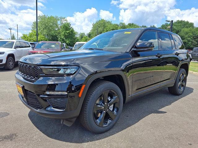 new 2025 Jeep Grand Cherokee car, priced at $52,735