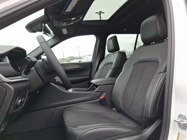 new 2025 Jeep Grand Cherokee car, priced at $45,935
