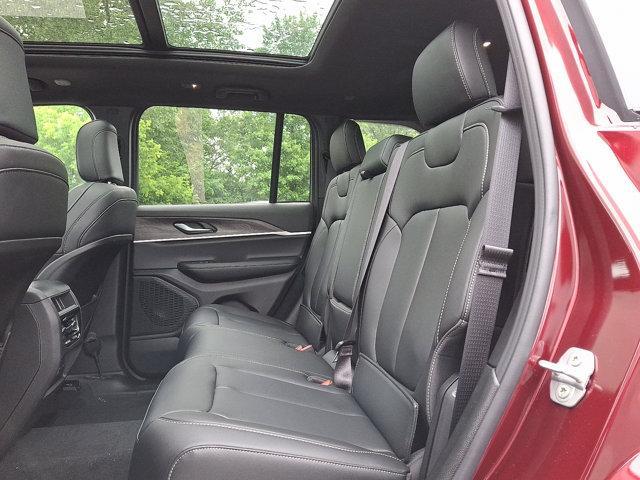 new 2025 Jeep Grand Cherokee car, priced at $50,010