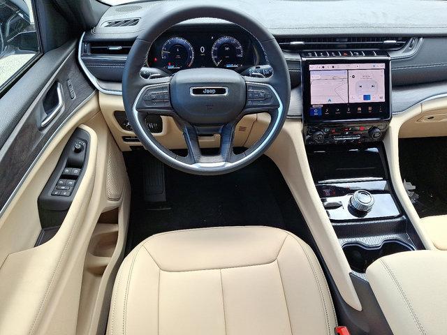 new 2025 Jeep Grand Cherokee car, priced at $46,900