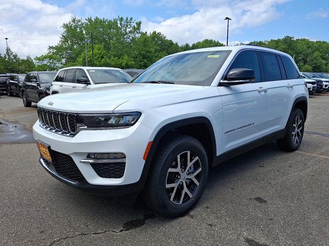 new 2025 Jeep Grand Cherokee car, priced at $46,900