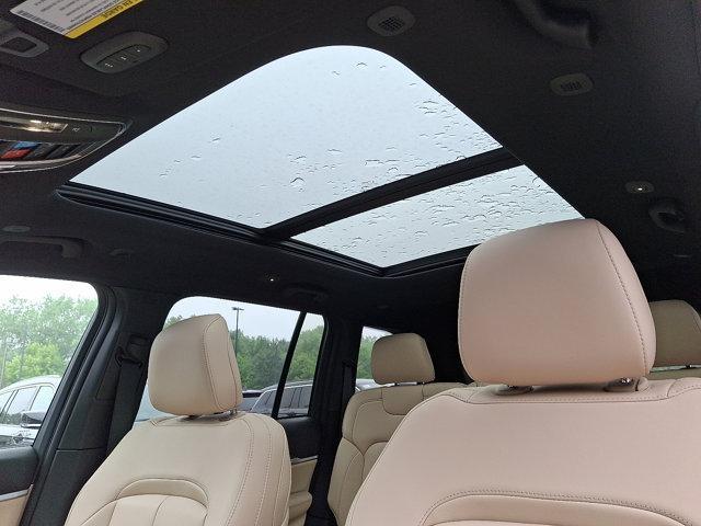 new 2025 Jeep Grand Cherokee car, priced at $50,010