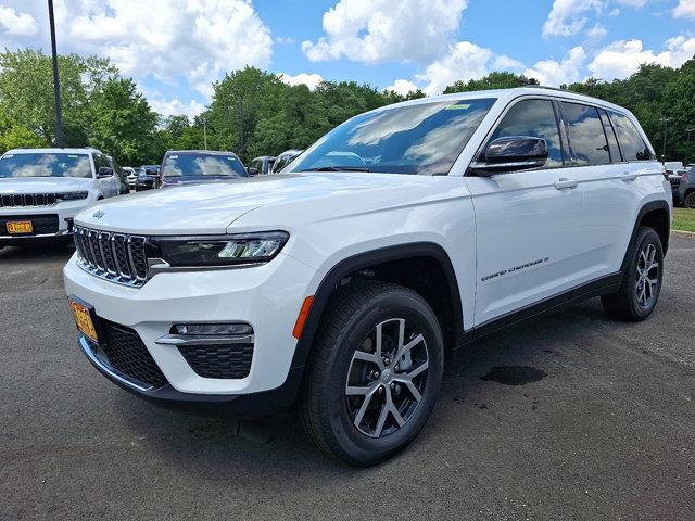 new 2025 Jeep Grand Cherokee car, priced at $49,415