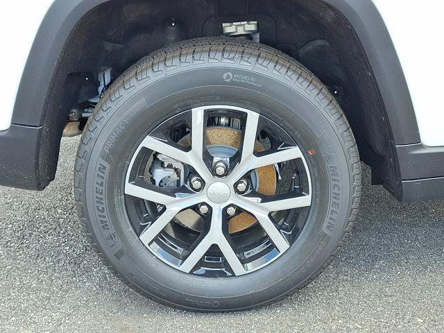 new 2025 Jeep Grand Cherokee car, priced at $49,415
