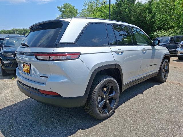 new 2025 Jeep Grand Cherokee car, priced at $55,660