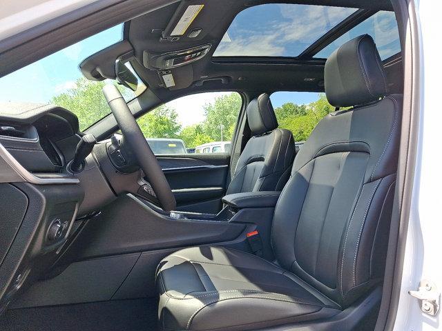 new 2025 Jeep Grand Cherokee car, priced at $52,140