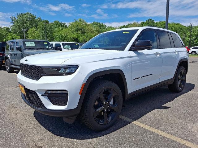 new 2025 Jeep Grand Cherokee car, priced at $52,140