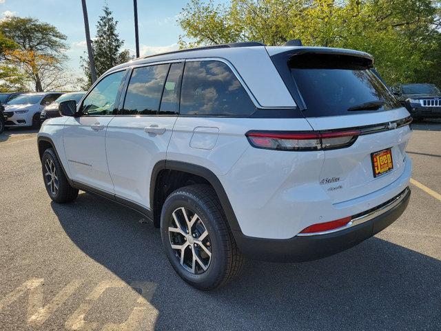 new 2024 Jeep Grand Cherokee car, priced at $52,215