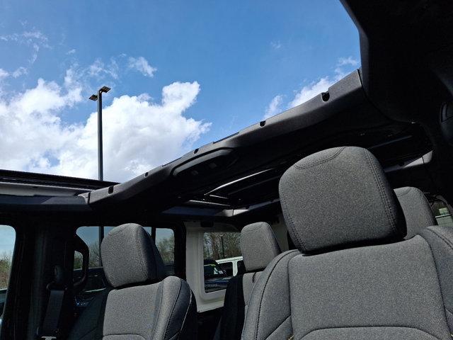 new 2025 Jeep Wrangler car, priced at $52,270