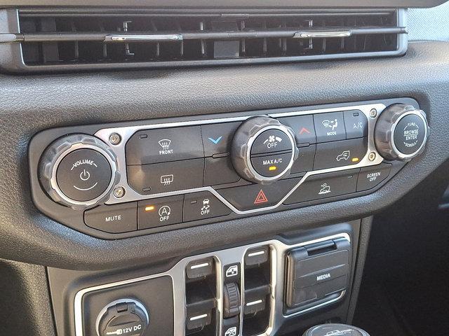 new 2025 Jeep Gladiator car, priced at $45,935