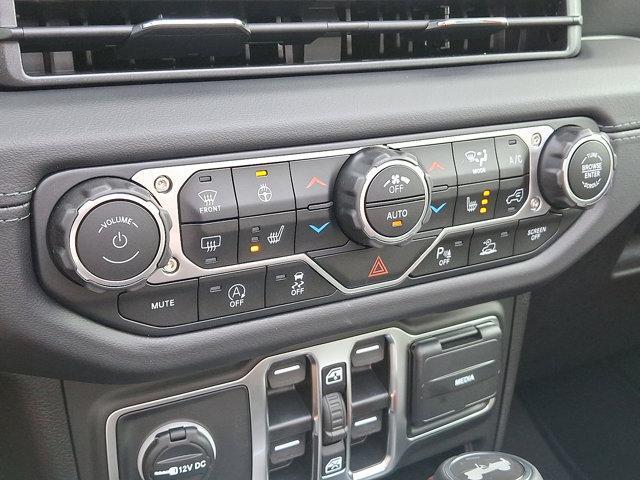 new 2025 Jeep Wrangler car, priced at $59,120
