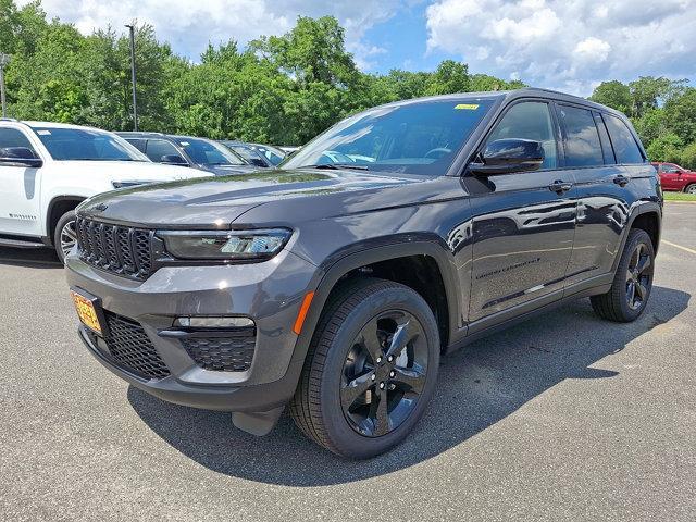 new 2025 Jeep Grand Cherokee car, priced at $52,735