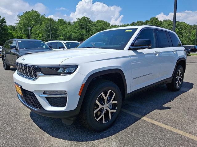 new 2025 Jeep Grand Cherokee car, priced at $49,415