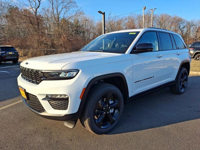 new 2025 Jeep Grand Cherokee car, priced at $51,940