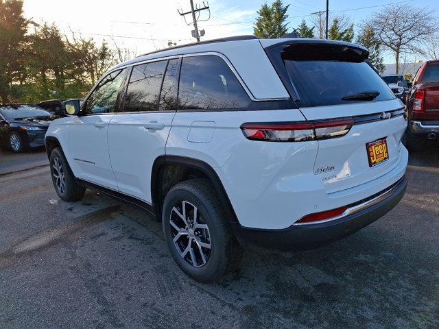 new 2025 Jeep Grand Cherokee car, priced at $52,140