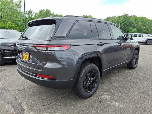 new 2025 Jeep Grand Cherokee car, priced at $46,730