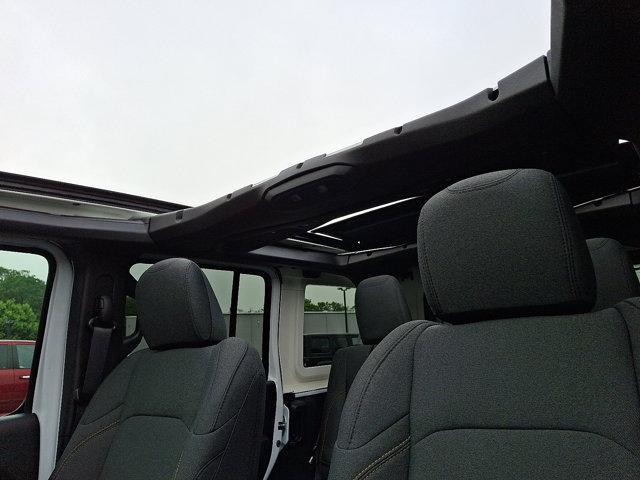 new 2025 Jeep Wrangler car, priced at $53,270