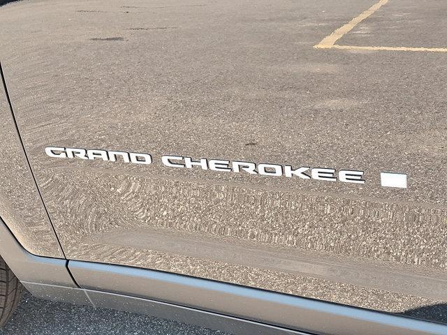 new 2025 Jeep Grand Cherokee car, priced at $44,170